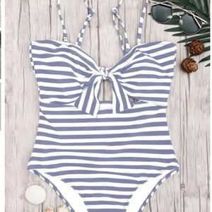 Cute striped one-piece swimsuit